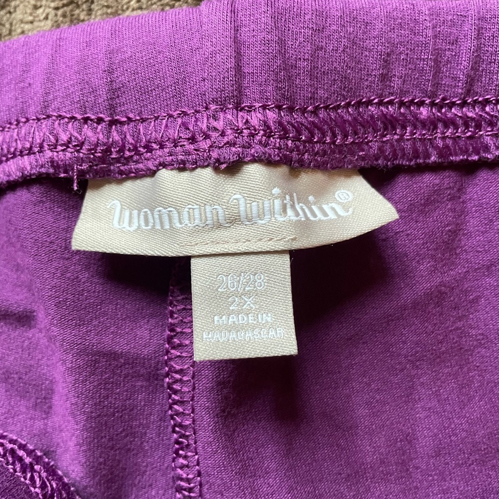 Woman’s Plus Size Capris - Picture 3 of 5